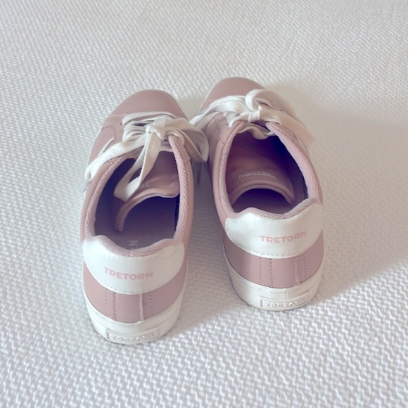 Tretorn pink shoes, size 7, used in great condition. - Picture 3 of 3
